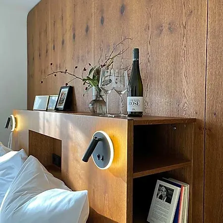 فندق Hotel-weingut Bernard *