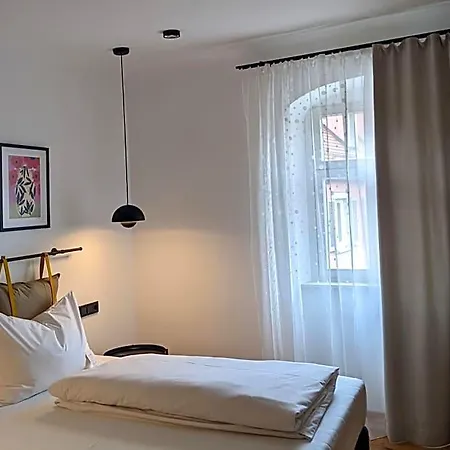 فندق Hotel-weingut Bernard